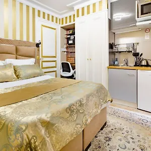 Appartement Premium 2 Minutes Walk From Champs-elysees, Parijs